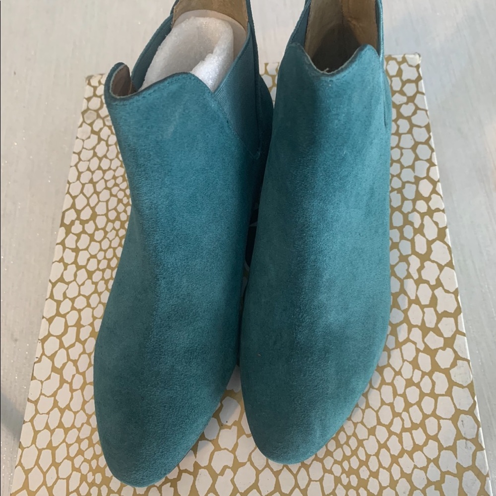 NEW Suede leather booties